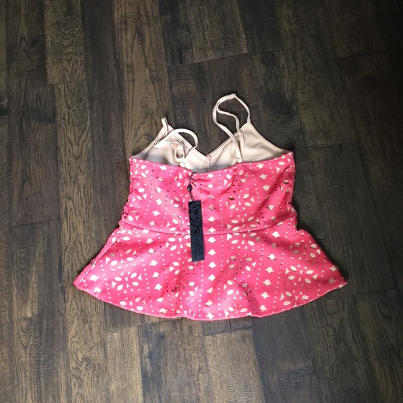 Pink top - Picture 2 of 3